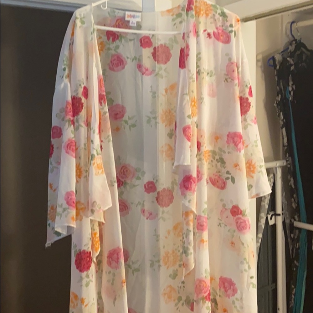 L Shirley Lularoe
